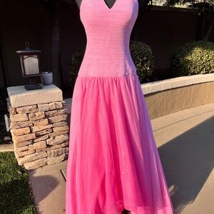 Le gala by Mon Cheri size 8. Pink princess prom